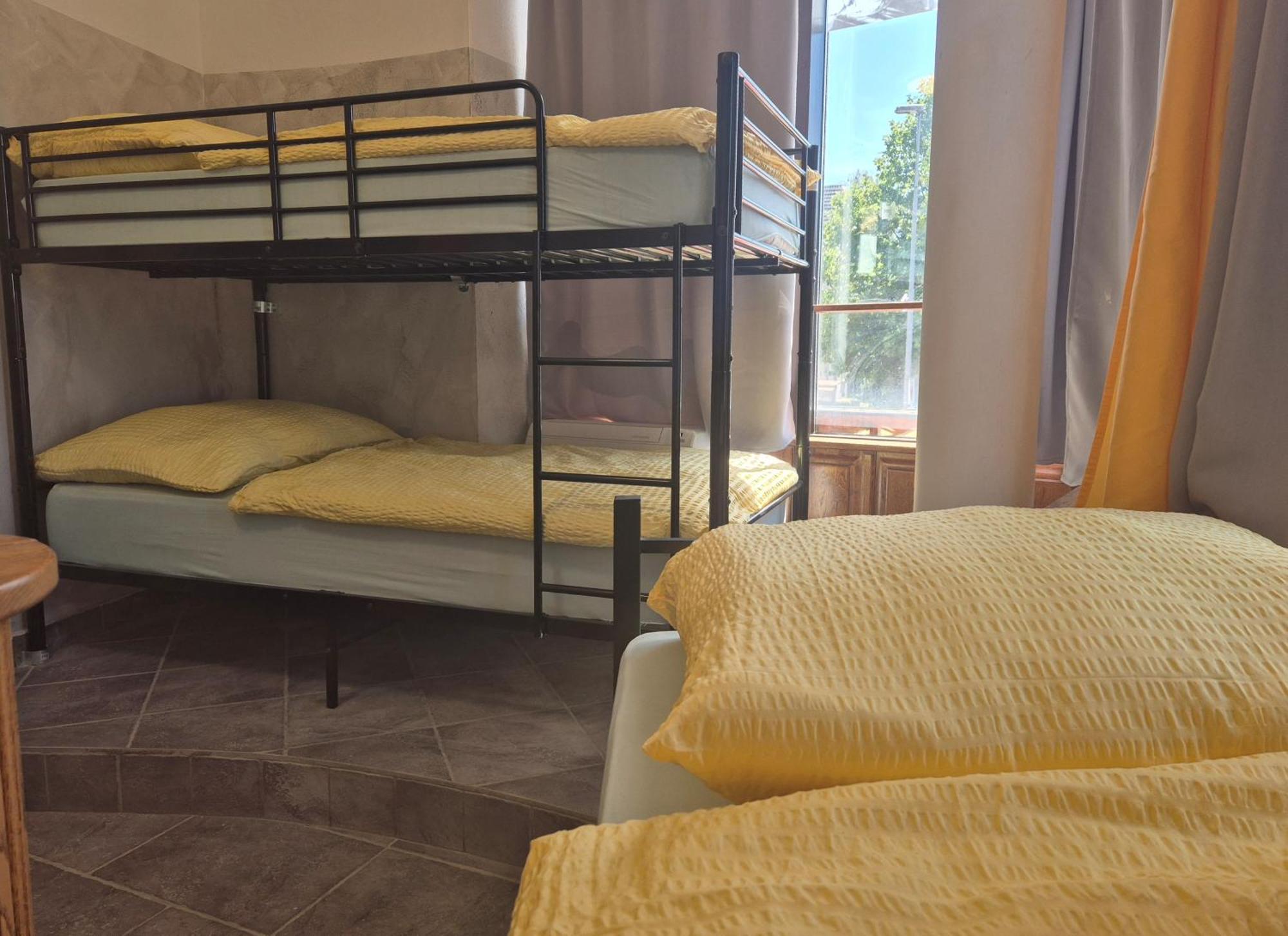 Bled Lesce Station Rooms And Beds エクステリア 写真